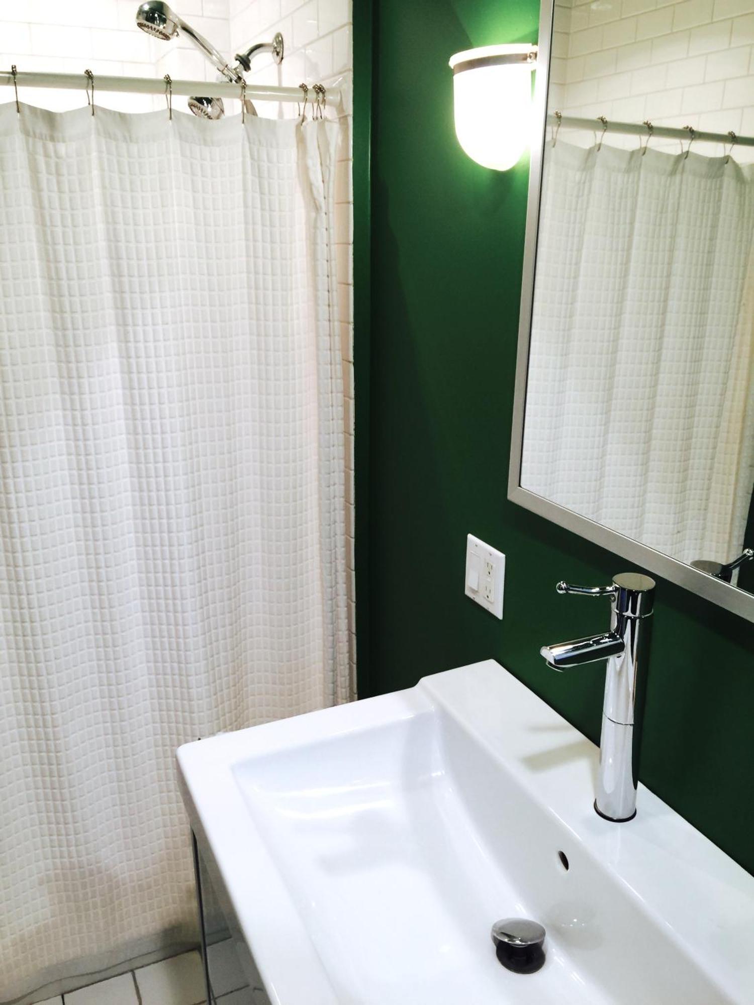 House 5863- Chicago'S Premier Bed And Breakfast Room photo